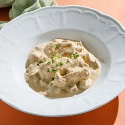 Фермерский цыпленок с грибамив Маймун по цене 890