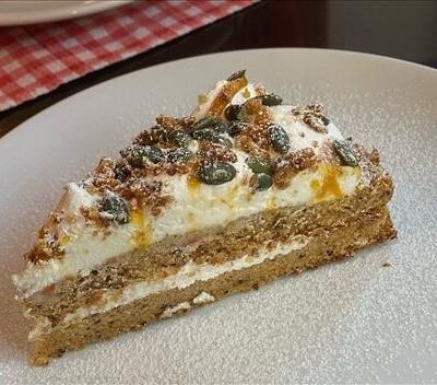 Морковный торт в Генрих и Генриетта по цене 250 ₽