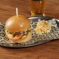 Бургер с котлетой из мраморной говядины в Леопольд