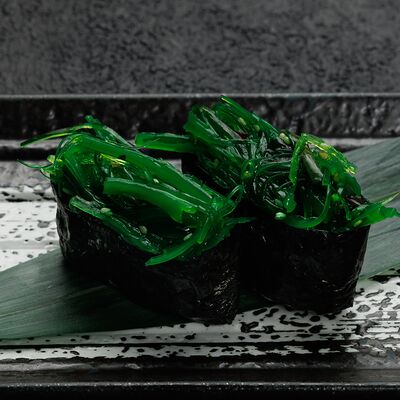 Гункан Хияши в Umami Ramen Club по цене 360 ₽