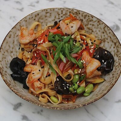 Wok с креветками в Lobby Bar по цене 690 ₽