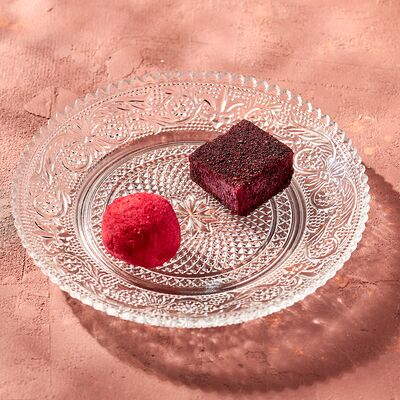 Пара конфет малиновый йогурт и помадка из смородины в KITCHEN по цене 200 ₽