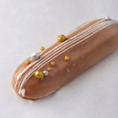 Эклер карамельный в Eclair по цене 280 ₽