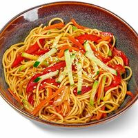 Wok Лапша яичная с овощами в Дом суши