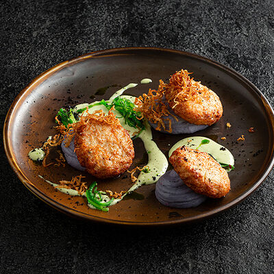 Щучьи котлеты с фиолетовым картофелем и соусом из водорослей в Склад 22 по цене 820