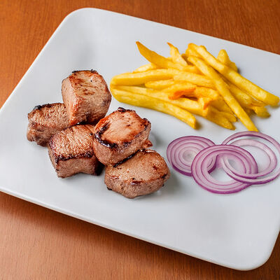 Шашлык из свиной шеи в Shatin по цене 513 ₽