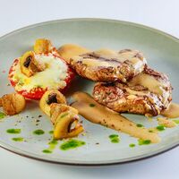 Медальоны из телятины в ШАРОВНЯ 45