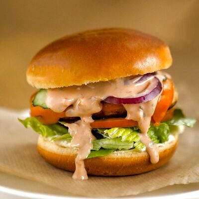 Чизбургер с говядиной в Karma по цене 938 ₽