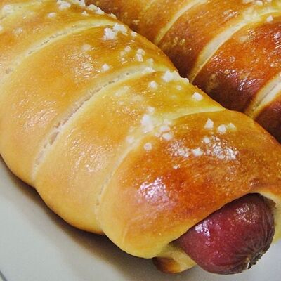 Сосиски в тесте печеные в Шаурмичная по цене 120 ₽