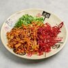 Wok свинина с красным перцем и кинзой в Chinastreetwok по цене 720