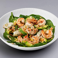 Салат с креветками, кальмаром и авокадо в Mojo