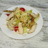 Салат Цезарь с курочкой в ПиццаВафли
