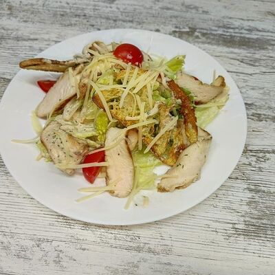 Салат Цезарь с курочкой в ПиццаВафли по цене 570 ₽