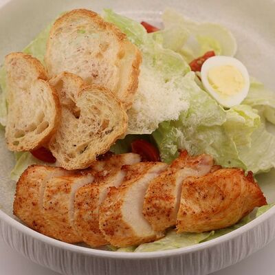 Цезарь с цыпленком в Melty по цене 595 ₽