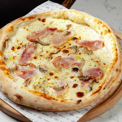 Пицца с ветчиной маранелло в Сыроварня Чизерия по цене 790 ₽