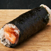 Хэндрол со спайси лососем в Mojo