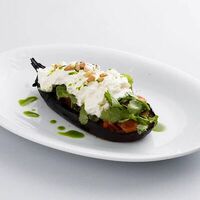Печеный баклажан с кедровыми орехами и сырным кремом в Letto