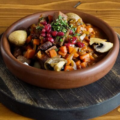 Томлённые телятина с пюре и сулугуни в Джорджия по цене 650 ₽