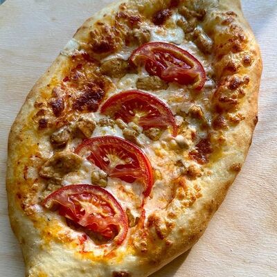 Хачапури с курицей в Бистро 24 на Шамиля по цене 276 ₽