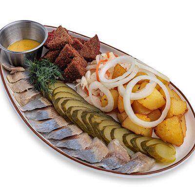 Русская закуска в PINTA Bar & Grill по цене 3190 ₸