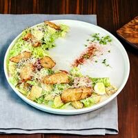 Цезарь с красной рыбой в Asado