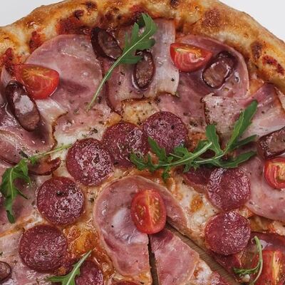 Пицца Супер мясная в Anima Pizza по цене 820 ₽