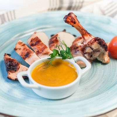 Куриная грудка с манговым соусом в Квартира 162 по цене 490 ₽