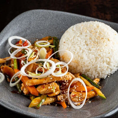 Свинина с овощами в Джонга по цене 520 ₽