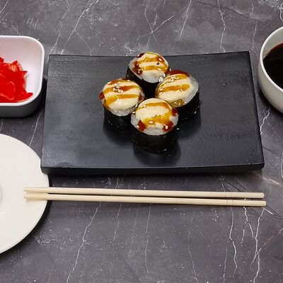 Ролл запечённый с угрём в Сол Cити по цене 445 ₽