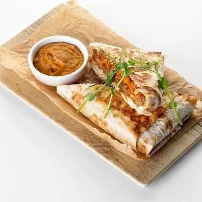 Кесадилья с растительным мясом в Friendly по цене 400 ₽