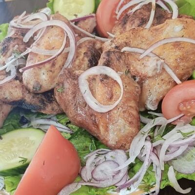Куриная крылья в Шашлыки сочные по цене 320 ₽