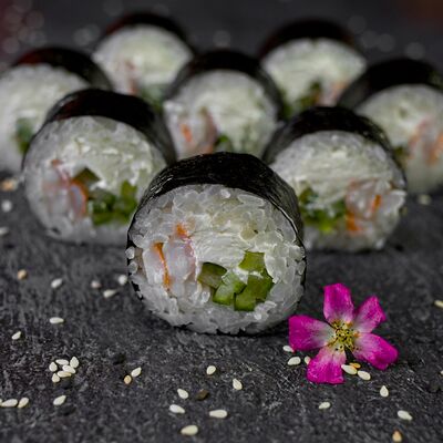 Ролл Эби маки в Restobar Первый & Ресторан доставки Личный повар по цене 359 ₽