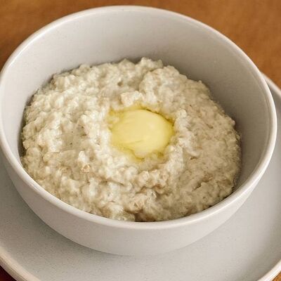 Овсяная каша с маслом в Брускетта по цене 350 ₽