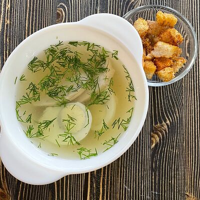 Бульон с яйцом в Пельмэн по цене 175 ₽