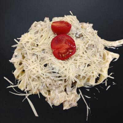 Фетучини с курицей и грибамив Пицца vs Роллы по цене 420 ₽