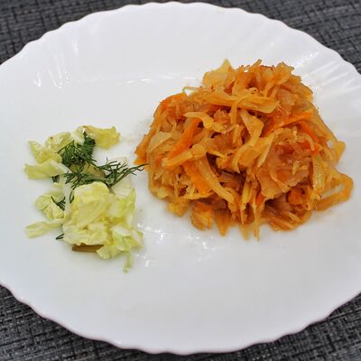 Капуста тушеная в Чёрный и белый по цене 65 ₽