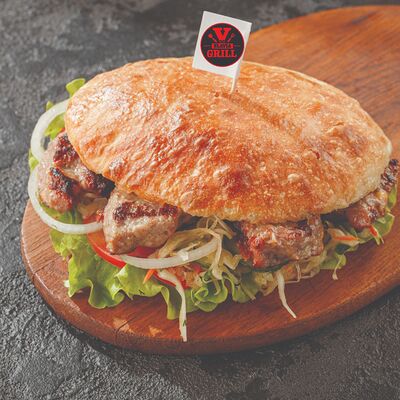 Бургер с лесковачки уштипак в YGOSLAVIA GRILL по цене 590 ₽