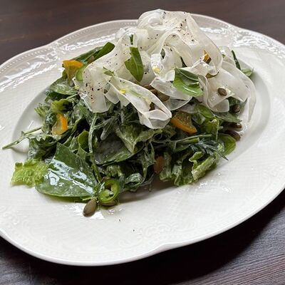 Салат с фенхелем и зеленым чили в Прошуттерия по цене 830 ₽