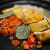 Печеная куриная грудка с овощами в Невинный бар Пятница по цене 650