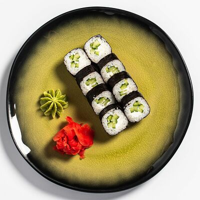 Ролл с огурцом и сыром в Берег по цене 175 ₽