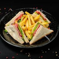 Клаб-сэндвич в Mesto Sushi & Grill