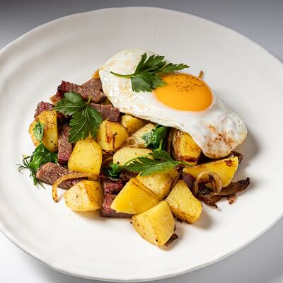 Жаркое по-тирольски в Тирольские пироги по цене 500 ₽