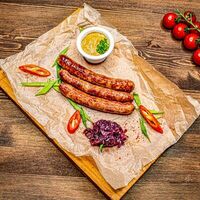 Колбаски из свинины с луком и горчицей в Бар Бавария