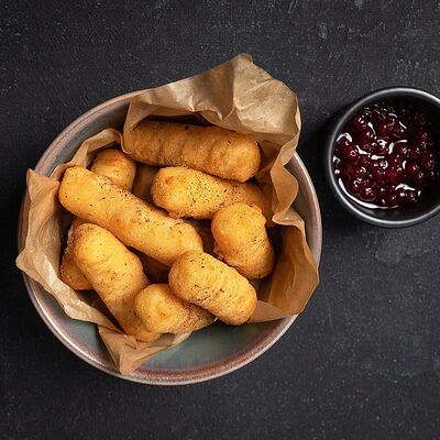 Моцарелла фри с брусничным соусом в Мунк по цене 775 ₽