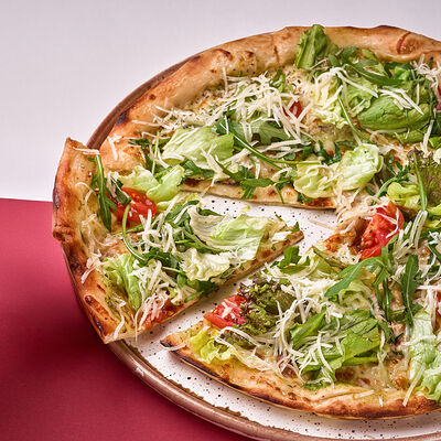 Пицца Цезарь в Конор по цене 770 ₽