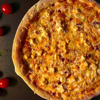 Пицца Цыпленок по-тайски в Pizza Pro по цене 499 ₽