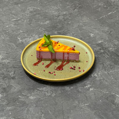 Торт малина-манго в Авокадо по цене 625 ₽