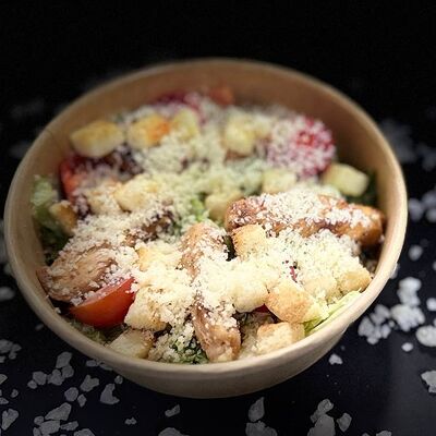 Цезарь с курицей в Satori по цене 490 ₽