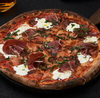 Пицца со страчателлой и пармой 23 см в Mojo