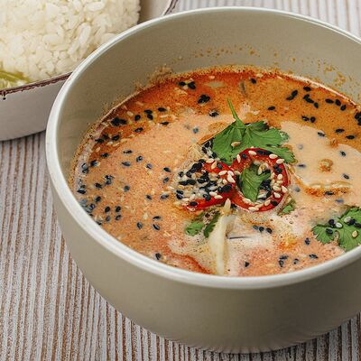 Том Ям с креветками и кальмарами в Москва по цене 750 ₽